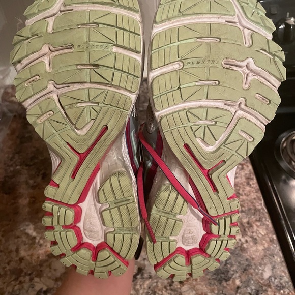 Ladies Brooks Ravenna 6 shoes - Picture 5 of 8